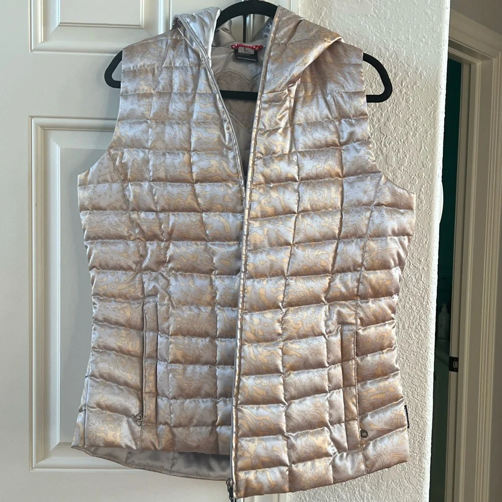 Obermeyer vest - Picture 1 of 3